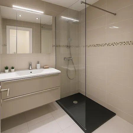 Charming 3 2 Minutes From The And Tram *